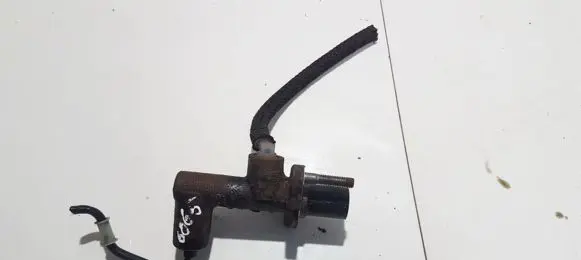 Mazda 323 Clutch master cylinder