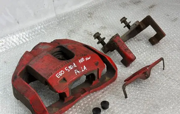 BMW 5 E60 E61 Front brake caliper 6030324 6030
