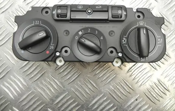 Audi A3 S3 8P Climate control unit 1K0820047GA Y1092