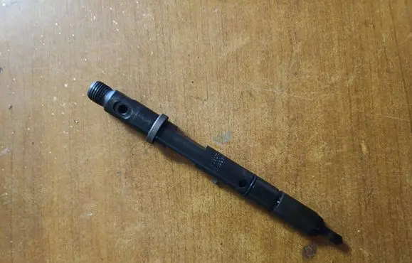 Audi A4 S4 B7 8E 8H Fuel injector 059130201G