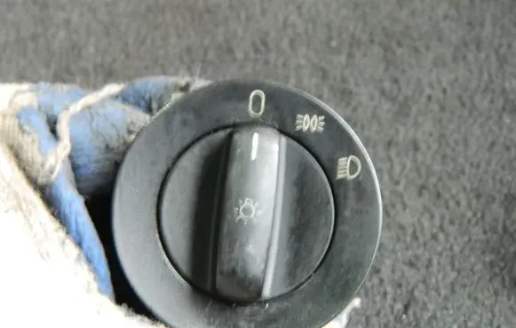 BMW 5 E39 Light switch 8363683