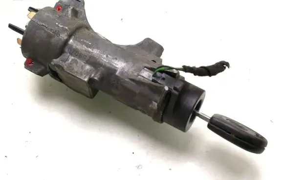 Volkswagen PASSAT B5 Ignition lock 4B0905851A