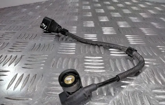 Skoda Octavia Mk2 (1Z) Crankshaft position sensor 9805940 PA6GP50 030310