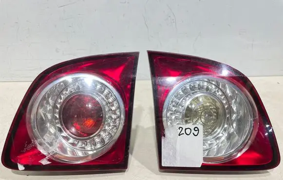 Volkswagen Golf Plus Tailgate rear/tail lights 5M0945094K 193053 13707