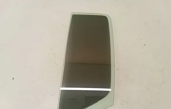 Nissan Navara Rear vent window glass 43R000015