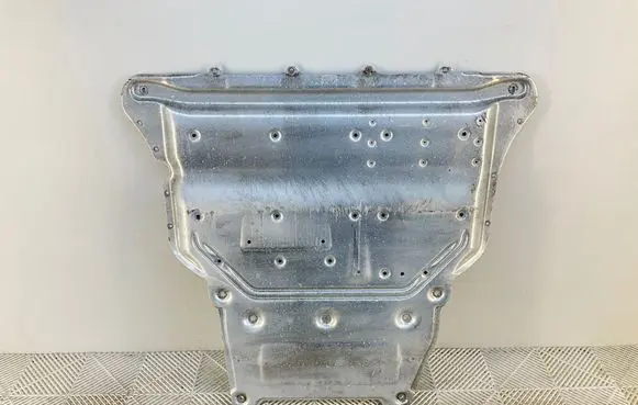 Audi A3 S3 8V Engine splash shield/under tray 5Q7825235B