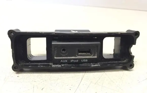Hyundai i20 (PB PBT) USB socket connector 961201J000