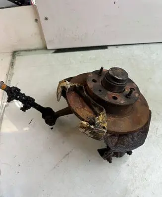 Fiat 125p Front wheel hub spindle knuckle 6543