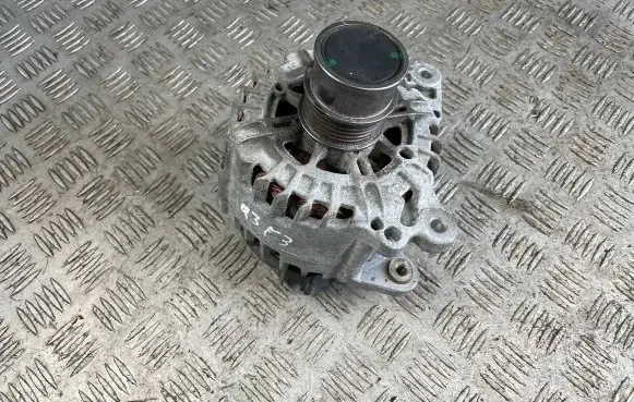 Audi Q3 F3 Generator/alternator 05E903026C