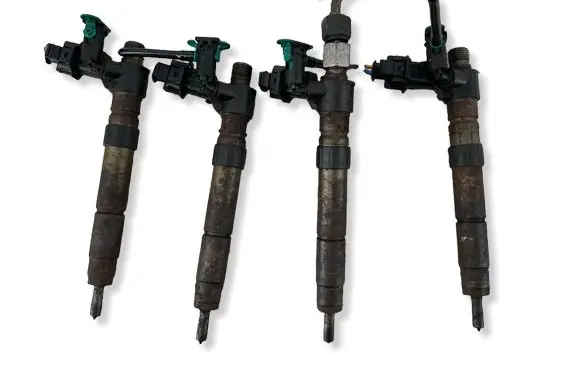 Land Rover Freelander 2 - LR2 Fuel injectors set 0445115042 SAR5FB3EZ0