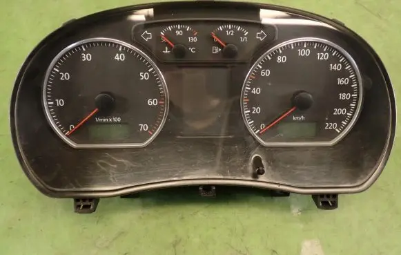 Volkswagen Polo Speedometer (instrument cluster) 6Q0920822H
