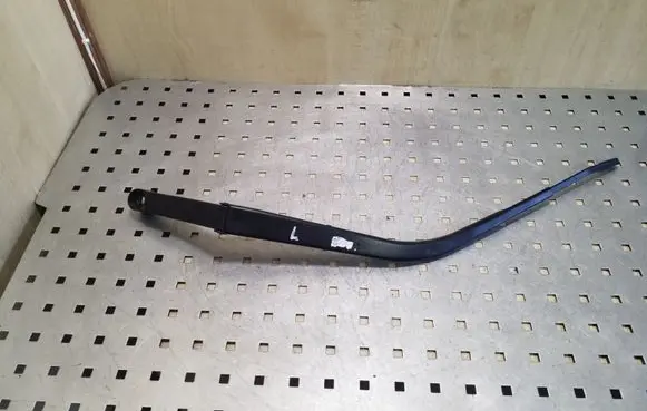 Peugeot 4007 Front wiper blade arm