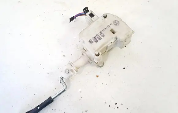 Volkswagen Touran I Central locking motor 1t0810773 3b0959782