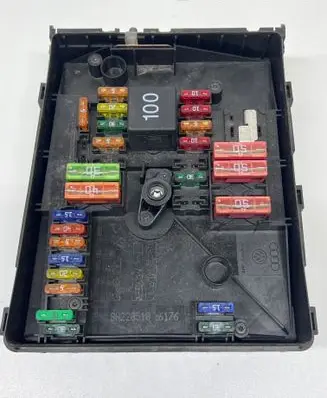 Volkswagen Golf VI Fuse box set 1K0937125D