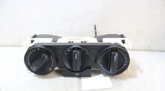Volkswagen Polo Interior fan control switch 