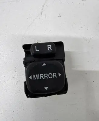 Toyota Yaris Wing mirror switch 183574