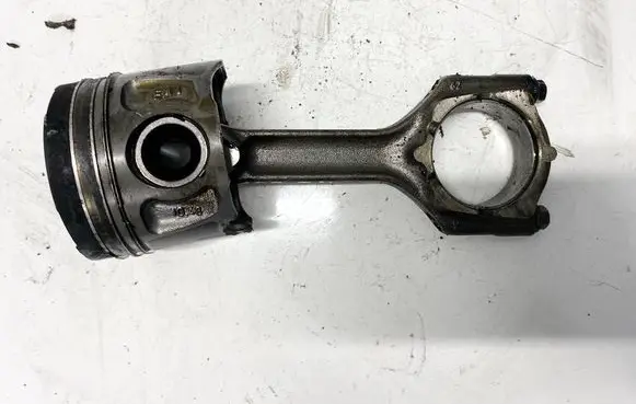 Opel Insignia A Piston with connecting rod 