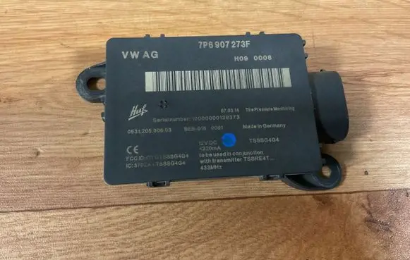 Volkswagen Touareg II Tire pressure control unit 7P6907273F H090008
