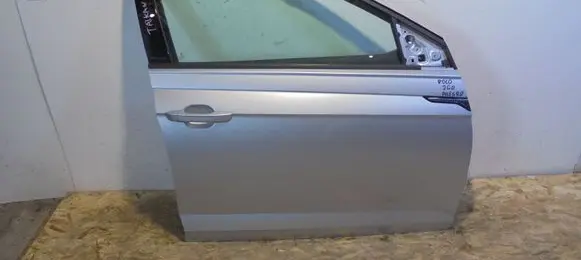 Volkswagen Taigo Front door