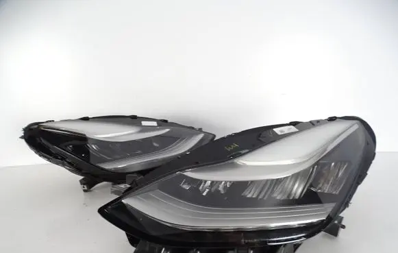 Tesla Model 3 Headlight/headlamp 1077375-00-C