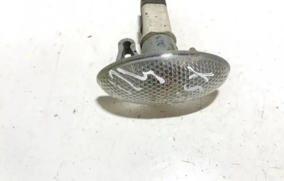 Citroen Xsara Picasso Front fender indicator light