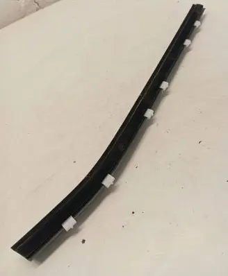 Ford Ranger Rubber seal front door window/glass 