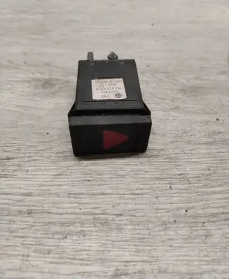 Volkswagen PASSAT B5 Hazard light switch 3B0953235B