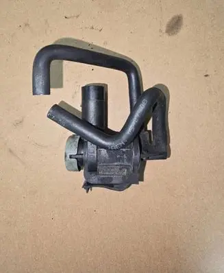 Volkswagen Touran I Turbo solenoid valve 1K0906283A
