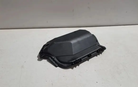 Porsche Macan (95B) Air filter box cover 95B907613