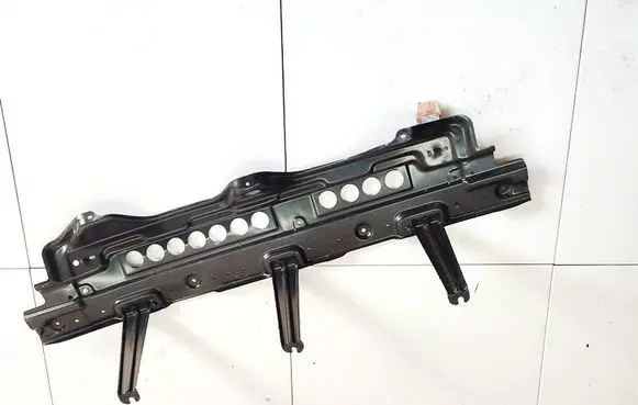 Radiator mount bracket