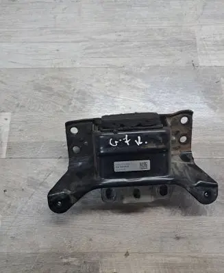 Volkswagen Golf VII Engine mount bracket 5Q0199555R XX4AAP1N3441Z1