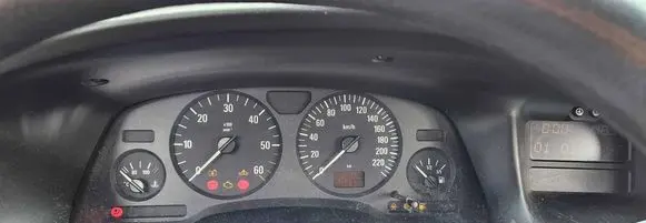 Speedometer (instrument cluster)