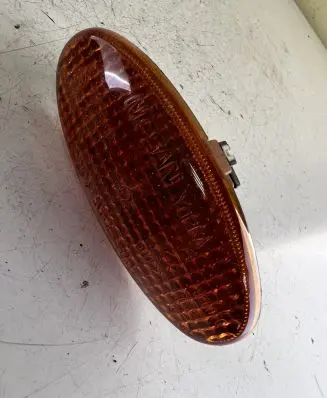 Front fender indicator light