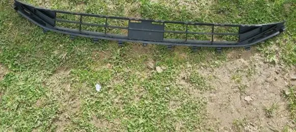 Ford Focus Front bumper lower grill JX7B-17K345-A1