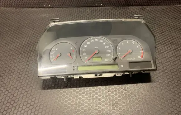 Volvo C70 Speedometer (instrument cluster) 9451530 9472725 151300-8051