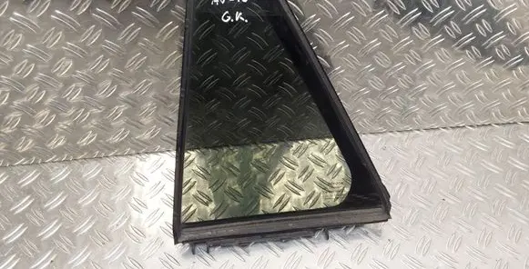 Toyota Avensis T270 Rear vent window glass 6818905070