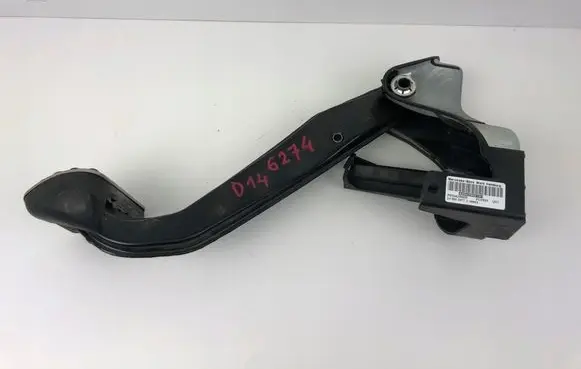 Mercedes-Benz E W212 Brake pedal A2042902101
