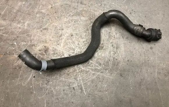 Audi Q2 - Engine coolant pipe/hose 5Q0122157DJ 5Q0122291S