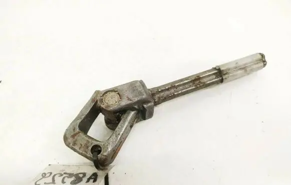 Volkswagen PASSAT B6 Steering column universal joint