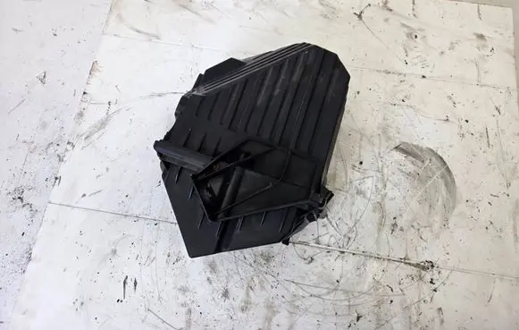 Land Rover Evoque I Air filter box GJ32-9600-AD