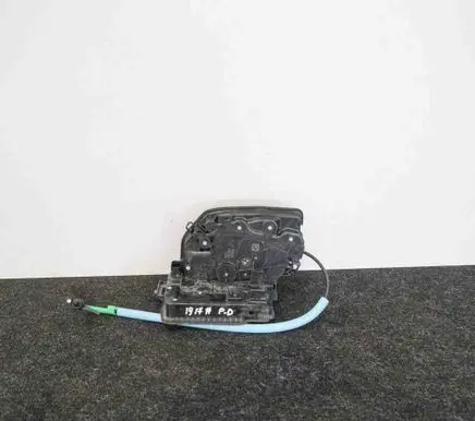 BMW X1 F48 F49 Front door lock 7281934