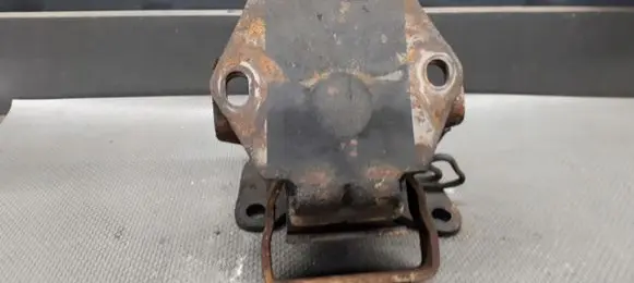 Mitsubishi Pajero Engine mount vacuum valve 