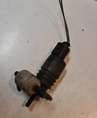 Volkswagen Golf IV Windscreen/windshield washer pump 1J0973722
