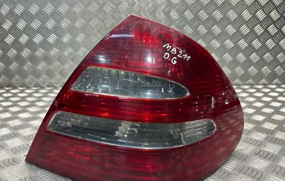 Mercedes-Benz E W211 Rear/tail lights A2118200464