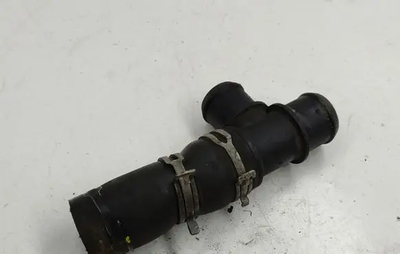 Land Rover Discovery 3 - LR3 Engine coolant pipe/hose