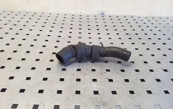 Volkswagen PASSAT B8 Engine coolant pipe/hose 5Q0122073R