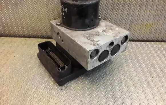 Mercedes-Benz C W203 ABS Pump 0044311912 2095450332