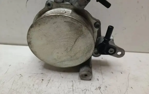 Citroen DS5 Vacuum pump 9673836180 7021390500 14T3452350