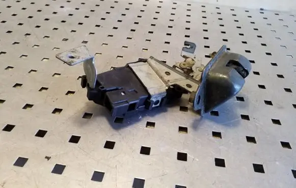 Subaru Outback Tailgate/trunk/boot lock/catch/latch