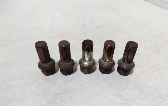 Volkswagen PASSAT B6 Nuts/bolts 